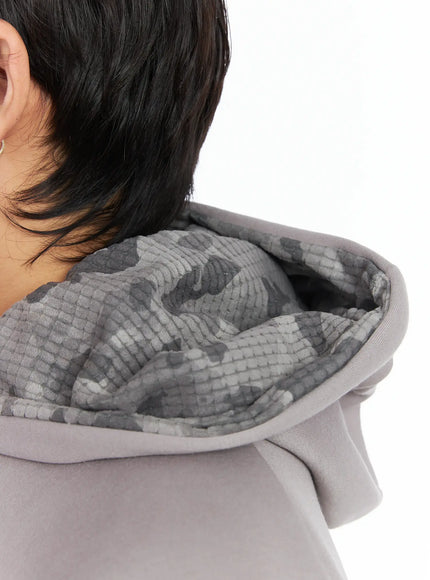 mens-simple-camo-detail-fleece-hoodie-ij512