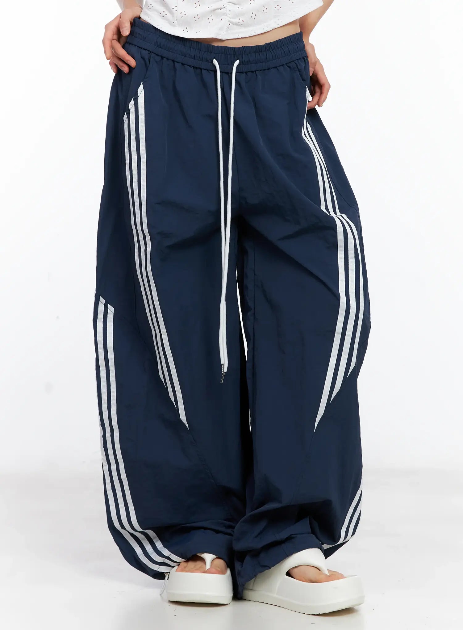 wide-leg-drawstring-track-pants-cl529