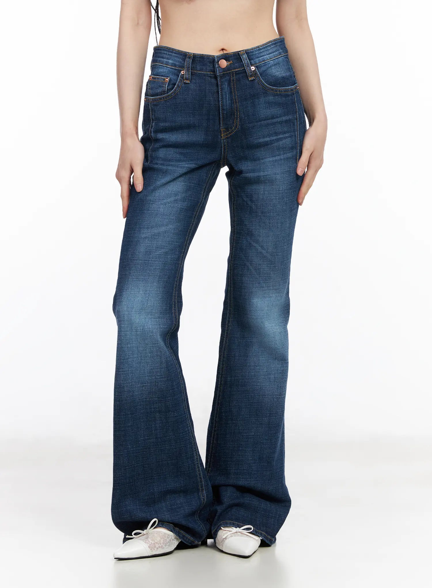 xandra-washed-bootcut-jeans-cm518
