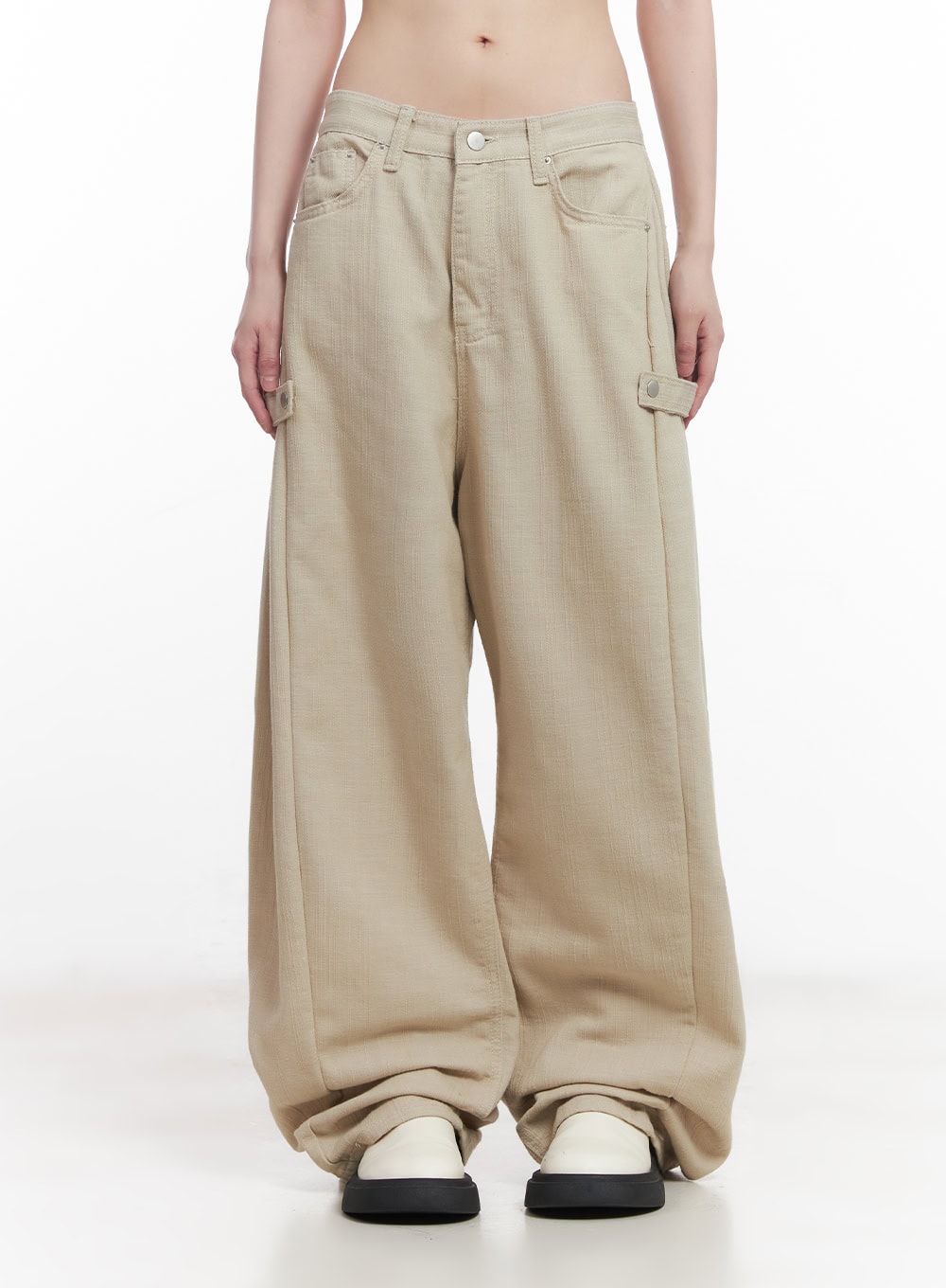 wide-fit-buttoned-pants-cu506