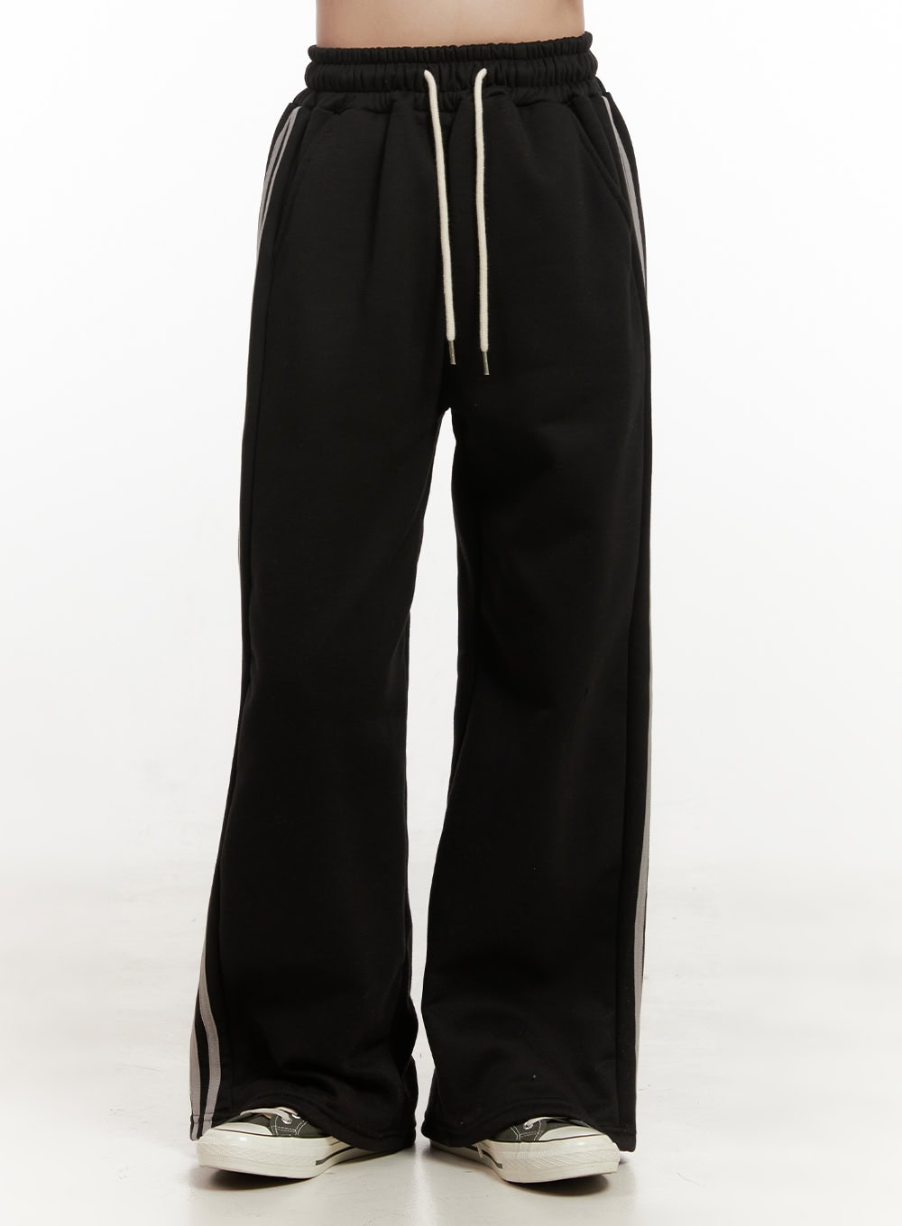 loungeease-wide-leg-sweatpants-on429