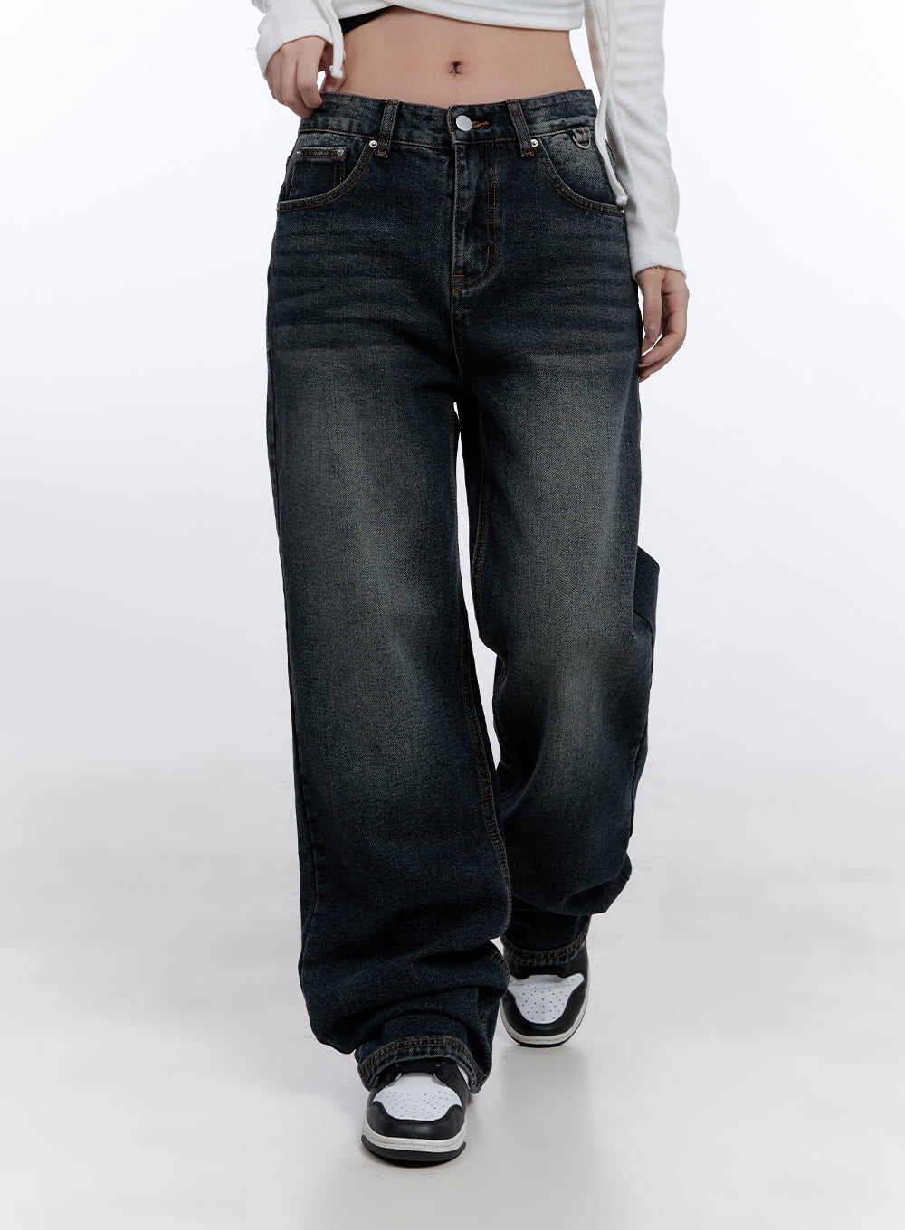 haley-washed-wide-leg-jeans-cj511