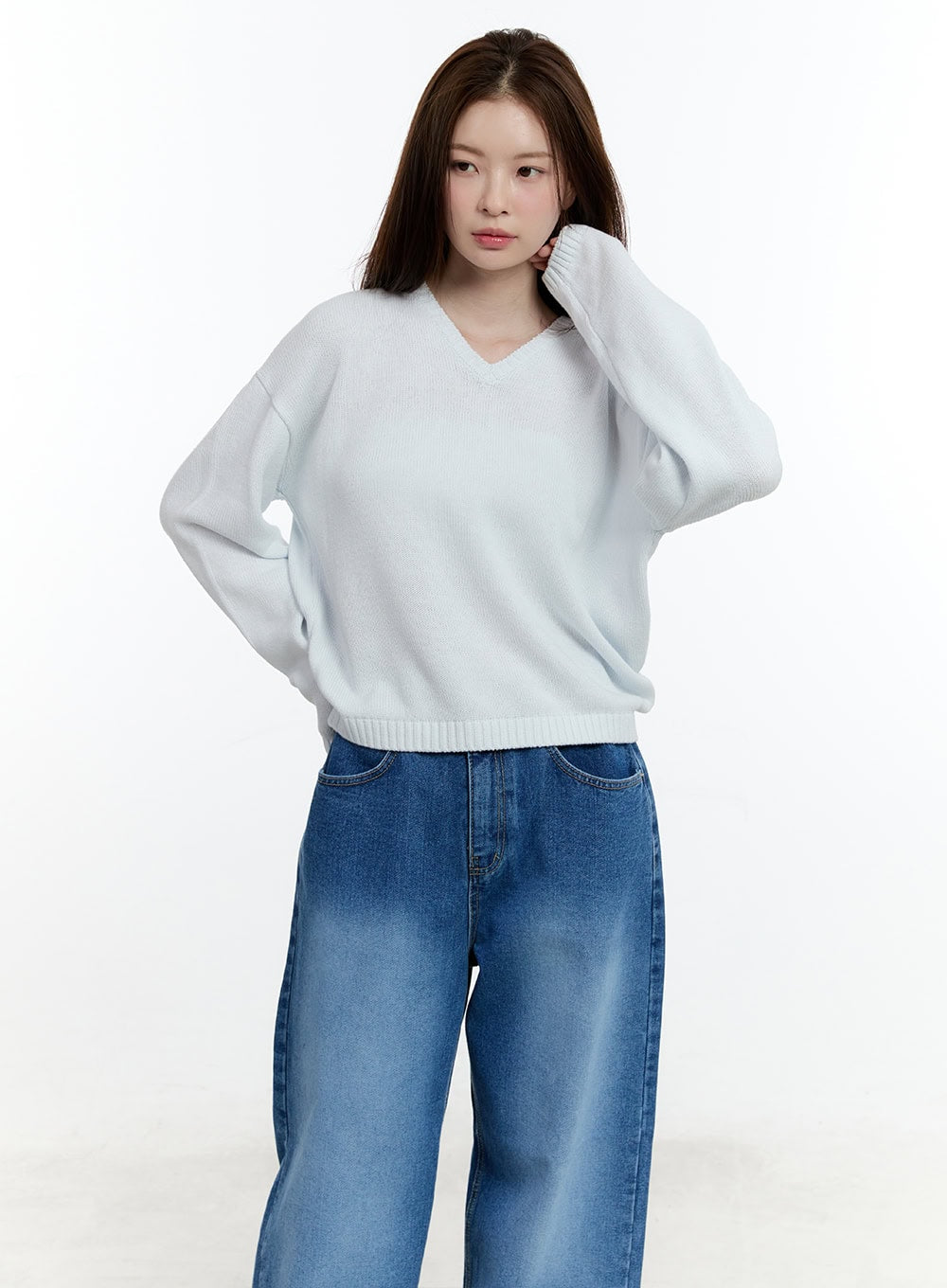 cozy-relaxed-fit-v-neck-sweater-cm521