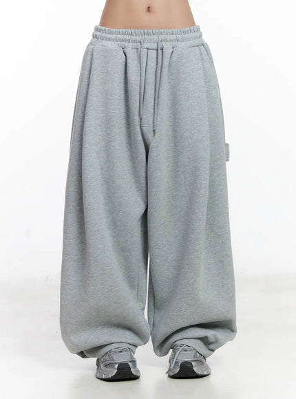 oversized-sweatpatns-cj530