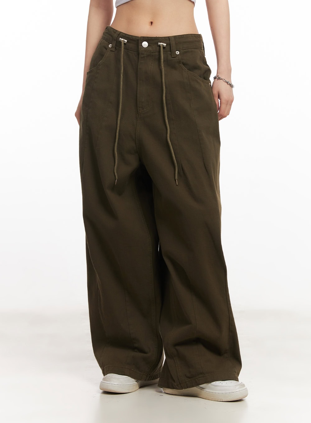 wide-leg-cargo-pants-ca514