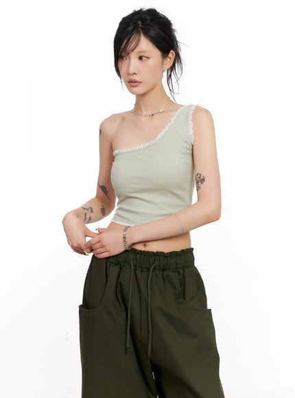 asymmetric-lace-trim-ribbed-top-cl525