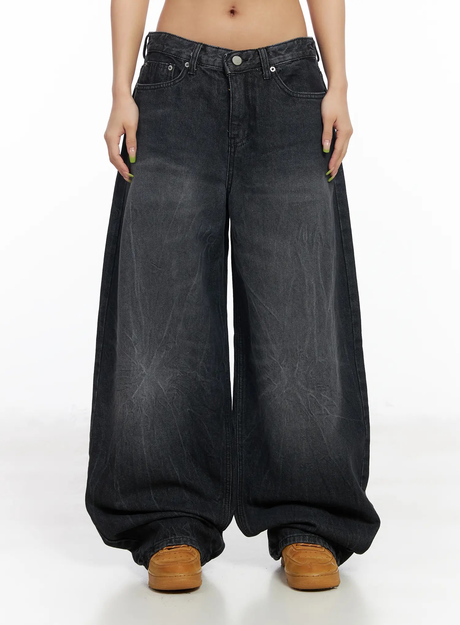 Zoraya Washed Low-Rise Baggy Jeans CM520