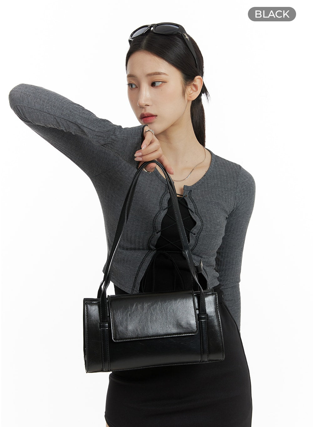 faux-leather-square-shoulder-bag-cm405 / Black