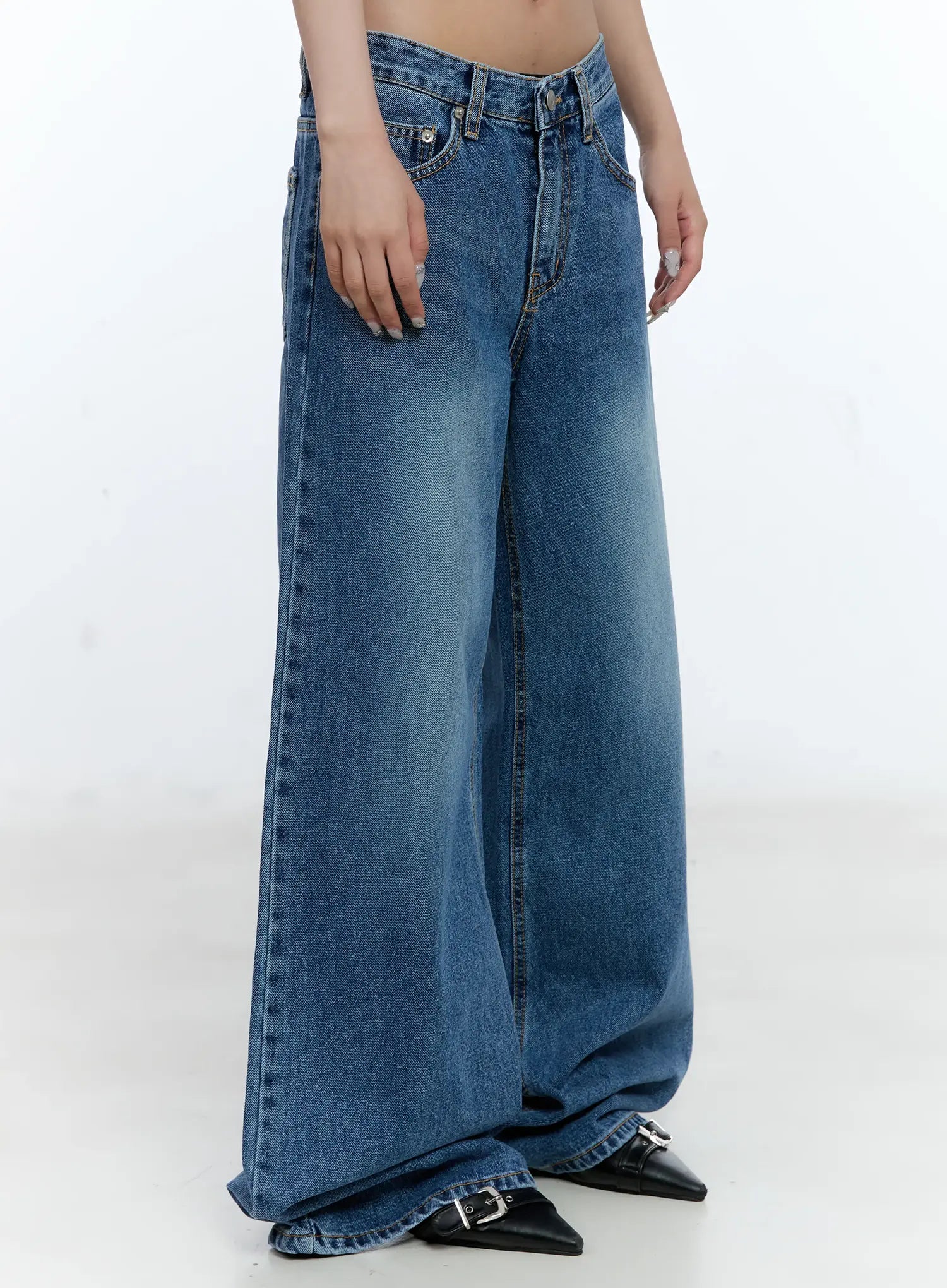 dahye-washed-relaxed-fit-denim-jeans-cl530