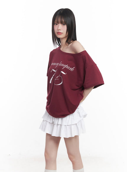 one-shoulder-loose-fit-graphic-tee-cu505