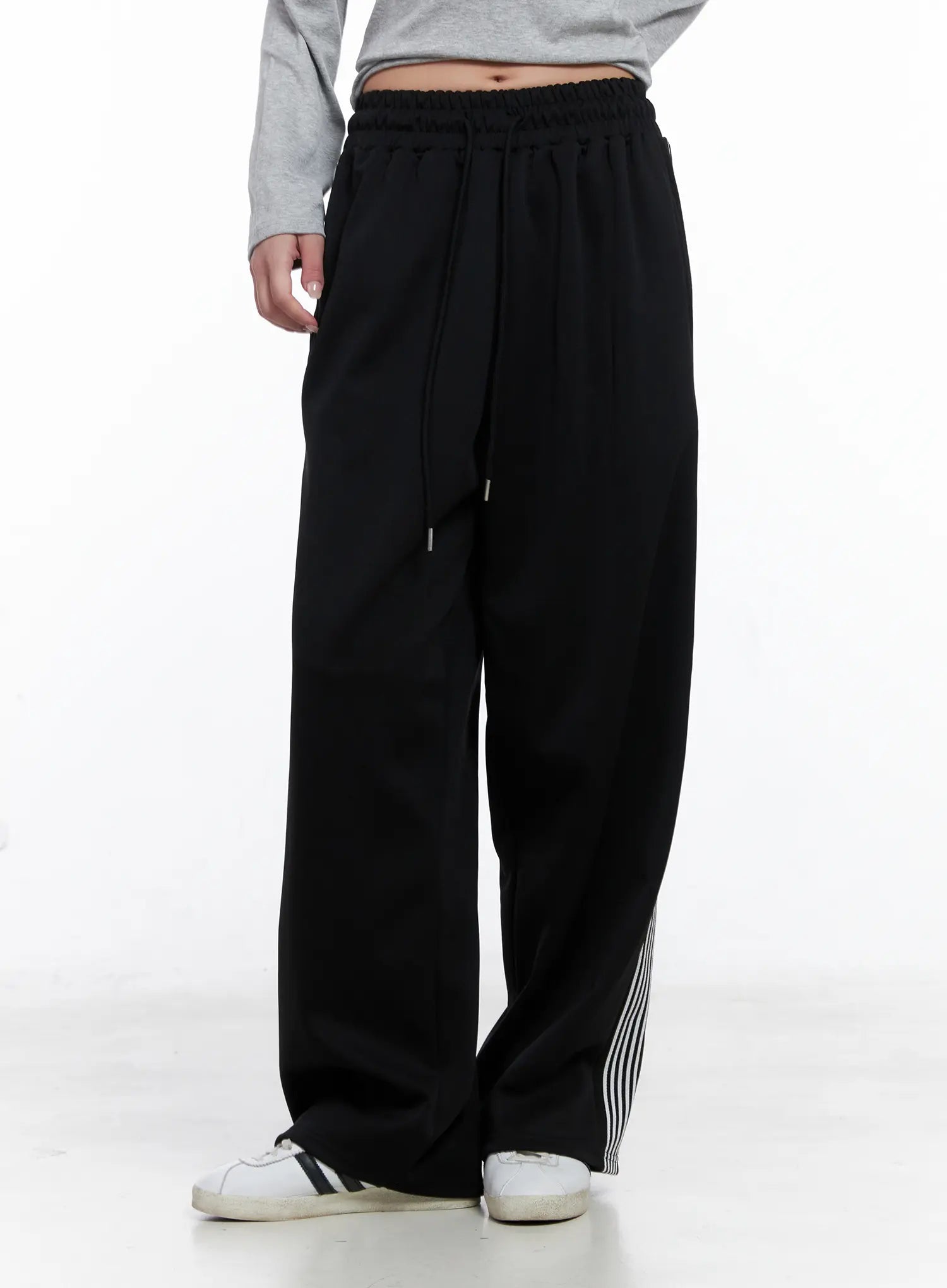 relaxed-fit-striped-sweatpants-cs529
