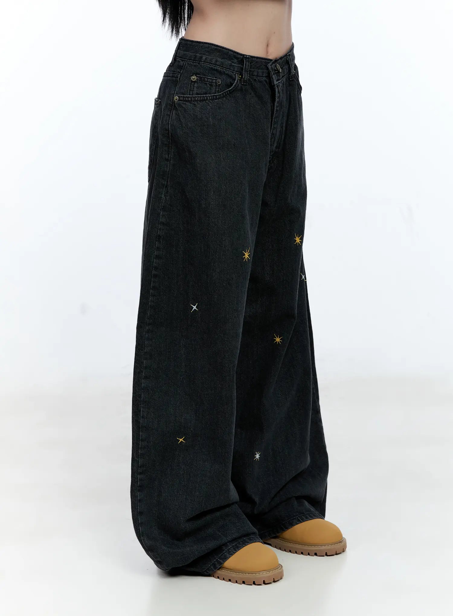 wynter-star-embroidered-denim-jeans-cg507