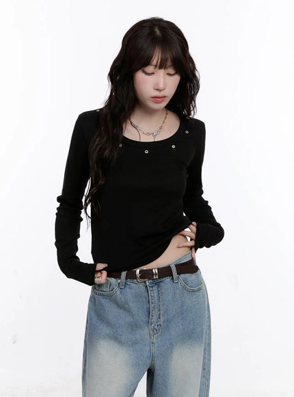 ribbed-u-neck-eyelet-long-sleeve-top-cs530 / Black