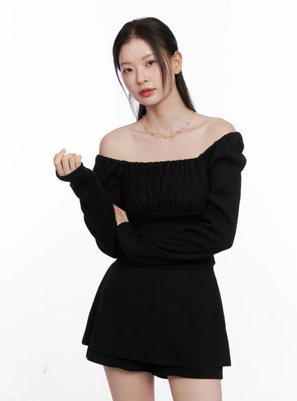 square-neck-shirred-long-sleeve-top-cn504 / Black
