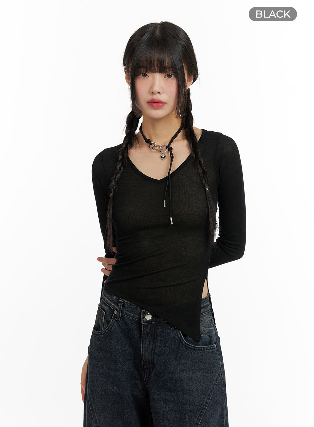 slit-v-neck-slim-fit-tee-cf422 / Black