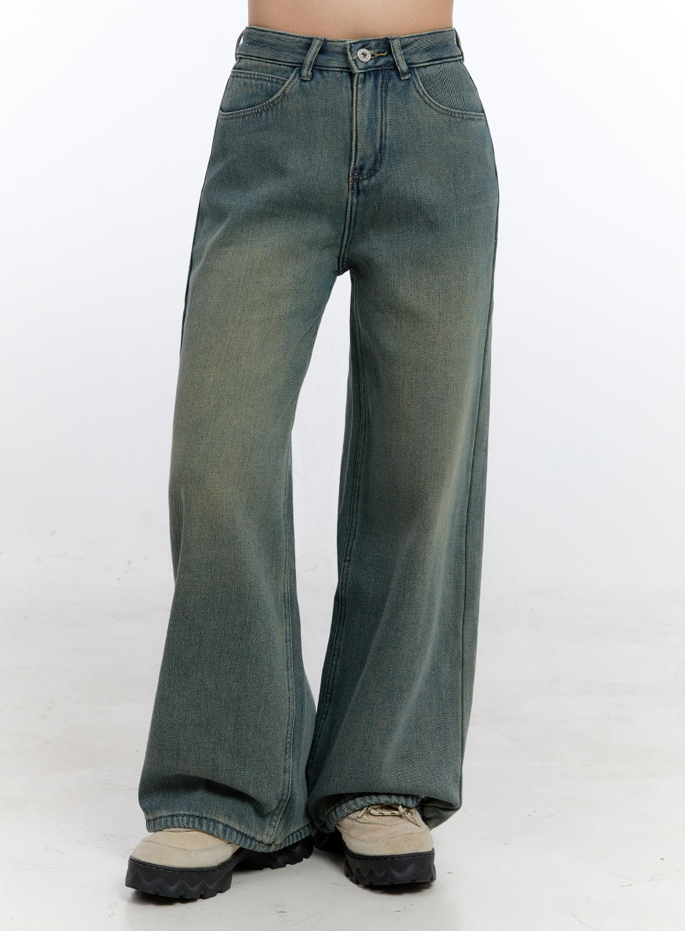 natalie-washed-denim-wide-leg-jeans-on418