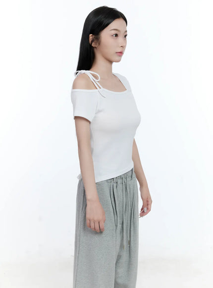 Asymmetric Off-Shoulder Tee CG501