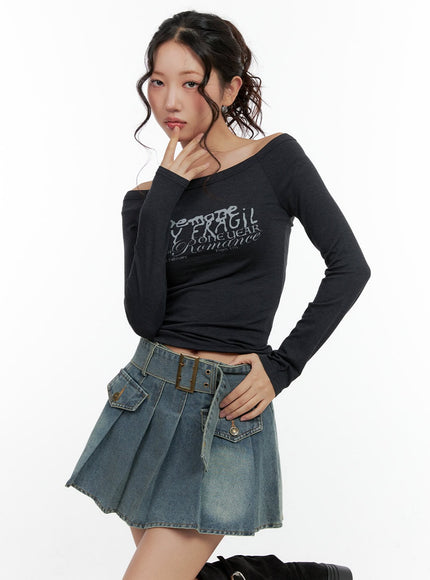 chic-graphic-off-shoulder-top-cn401 / Dark gray