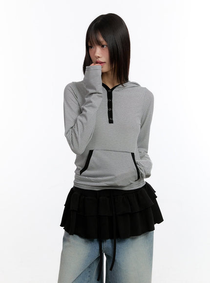 button-stripe-hoodie-top-ca508