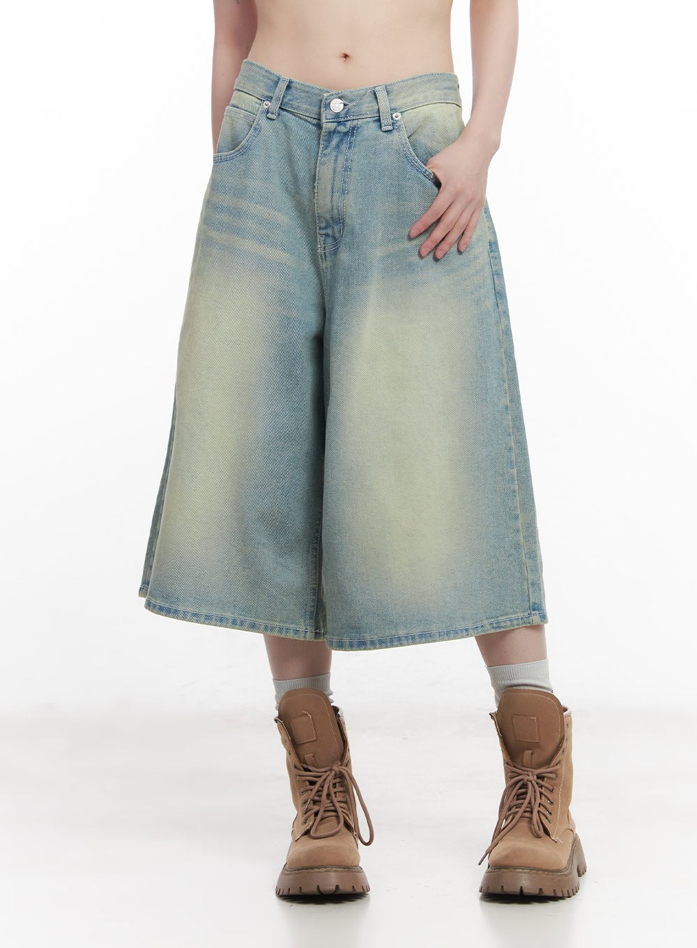 light-wash-baggy-jorts-cu505