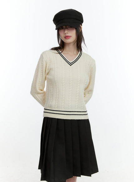 Cable-Knit V-Neck Sweater CF506