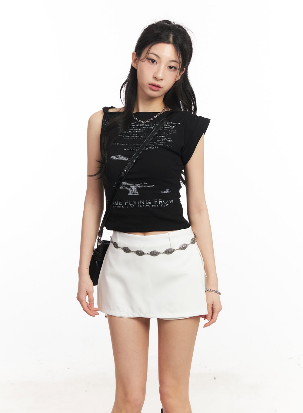 Twisted Graphic Crop Tee CA514