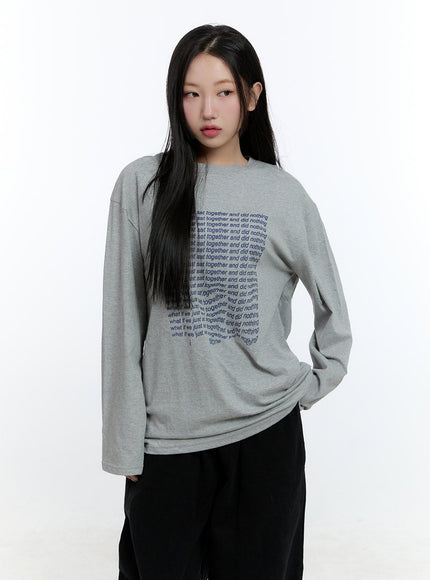 oversized-graphic-phrase-long-sleeve-top-cd424 / Gray