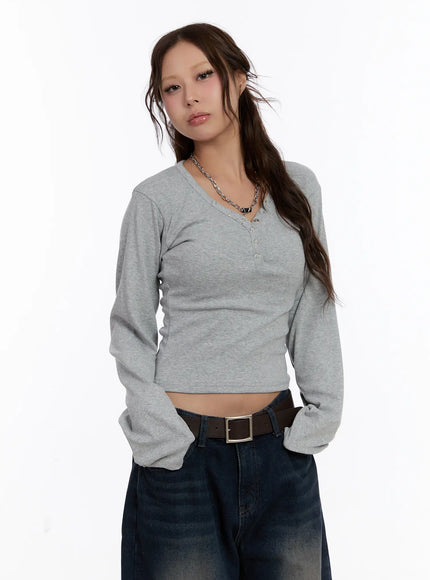 v-neck-buttoned-slim-long-sleeve-tee-cn527 / Gray