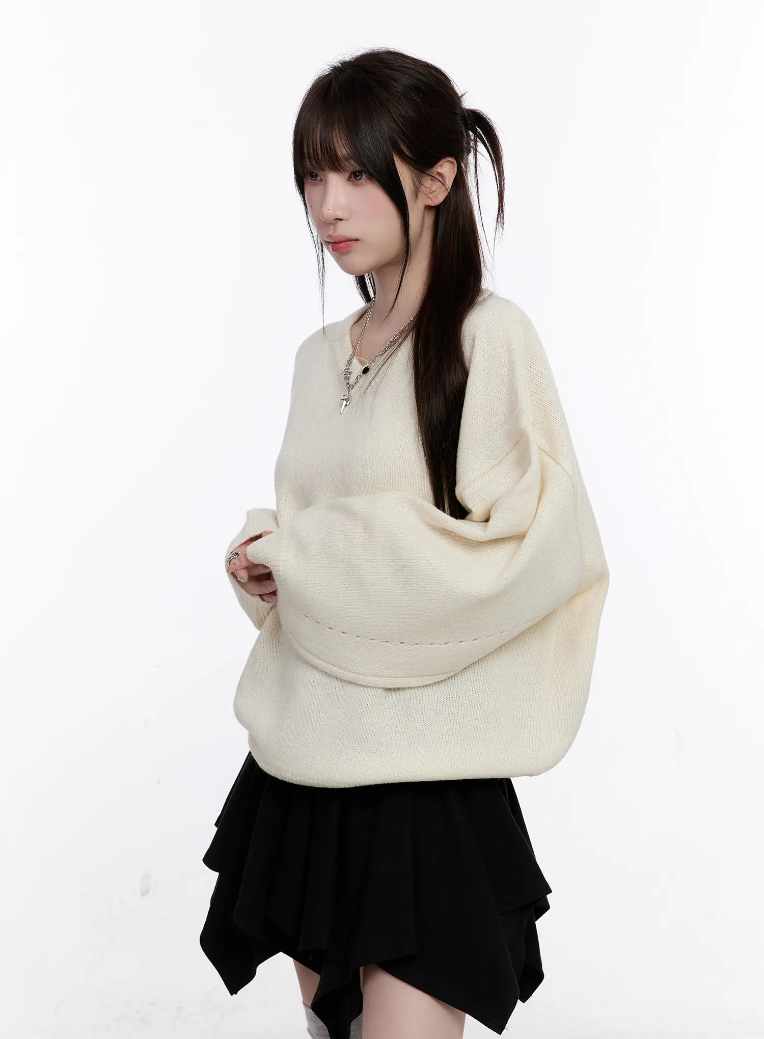 casual-loose-fit-long-sleeve-sweater-co501 / Light beige