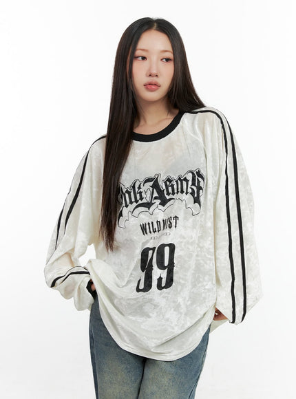 velvet-bliss-graphic-sweatshirt-cn401 / Light beige