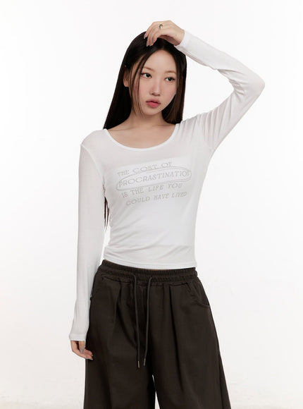 slim-fit-graphic-crop-top-cm507 / White