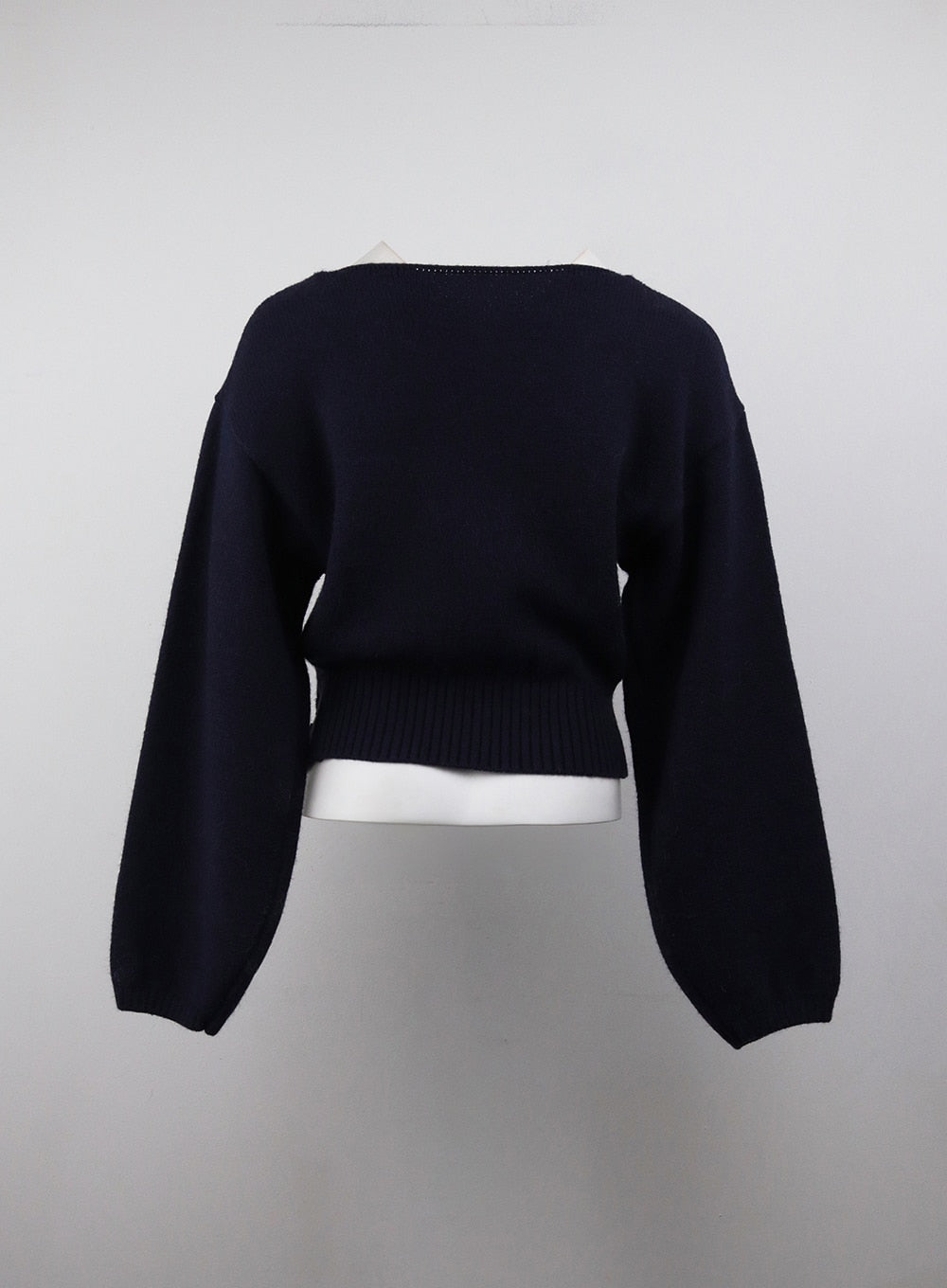 v-neck-solid-sweater-oj411