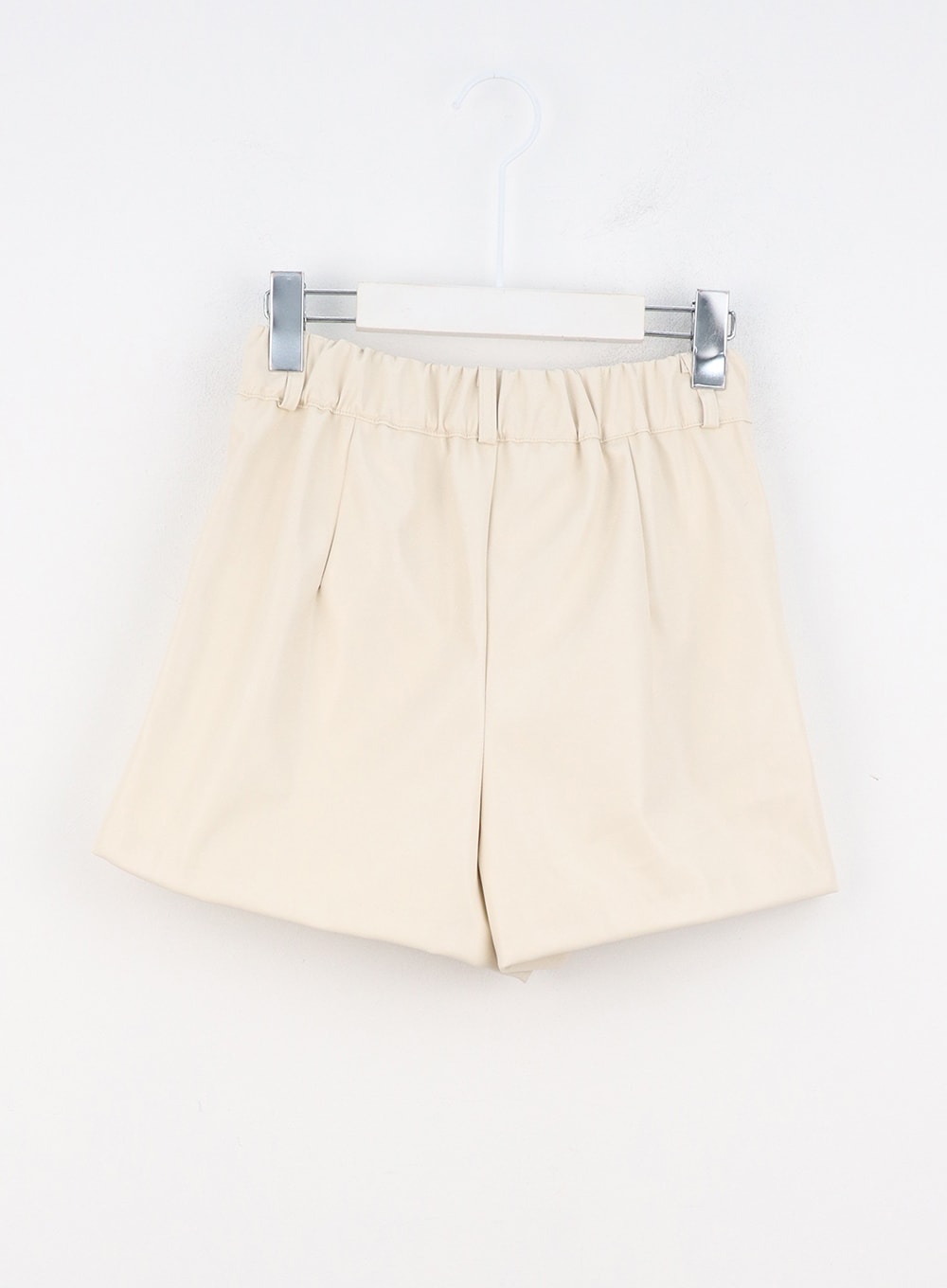 modern-minimalist-faux-leather-shorts-oo319