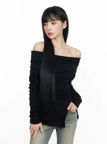 off-shoulder-shirred-top-cf518 / Black