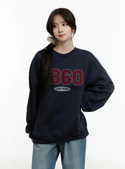 1860-graphic-fleece-lined-crewneck-cd514 / Dark blue