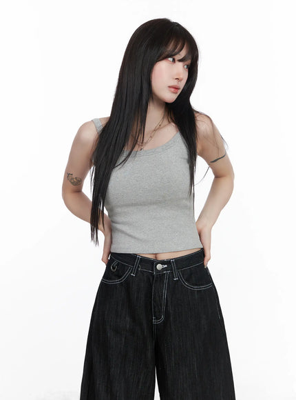 padded-sleeveless-top-cf523 / Gray