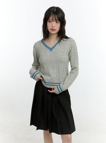 Cable-Knit V-Neck Sweater CF506