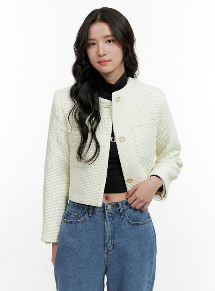 tweed-buttoned-crop-jacket-on404 / Light beige