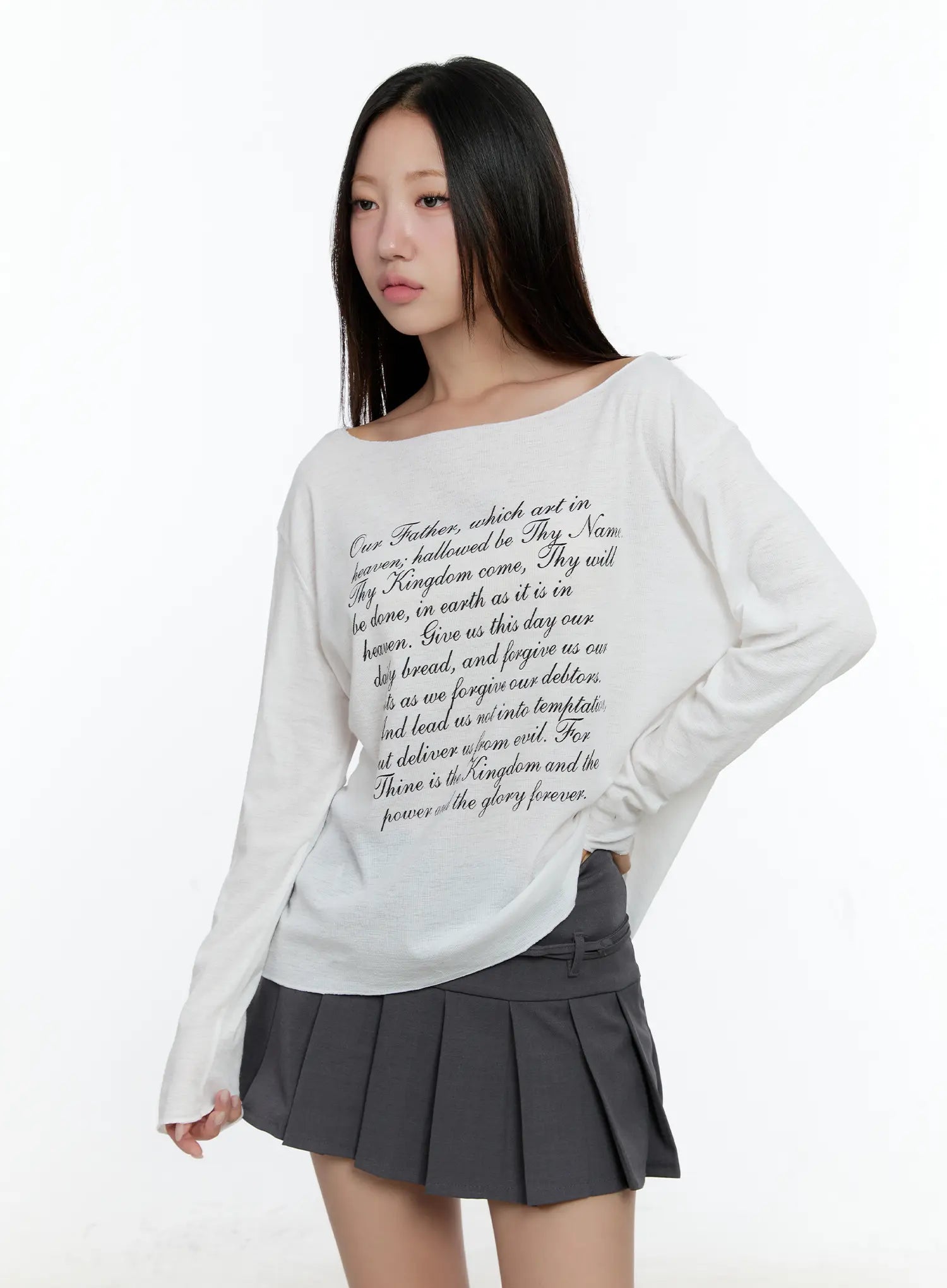 lettering-off-shoulder-long-sleeve-cs517 / White