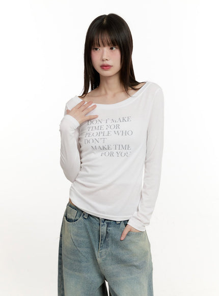 casual-graphic-long-sleeve-top-cm513 / White
