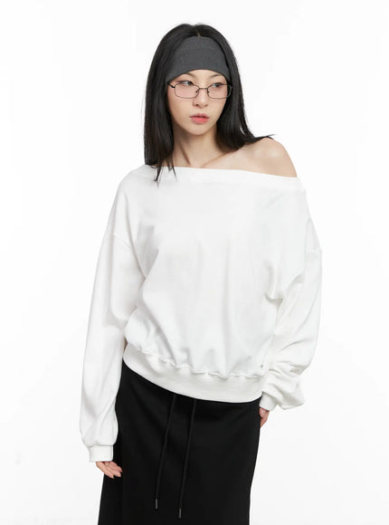 casual-off-shoulder-sweatshirt-cg522 / White