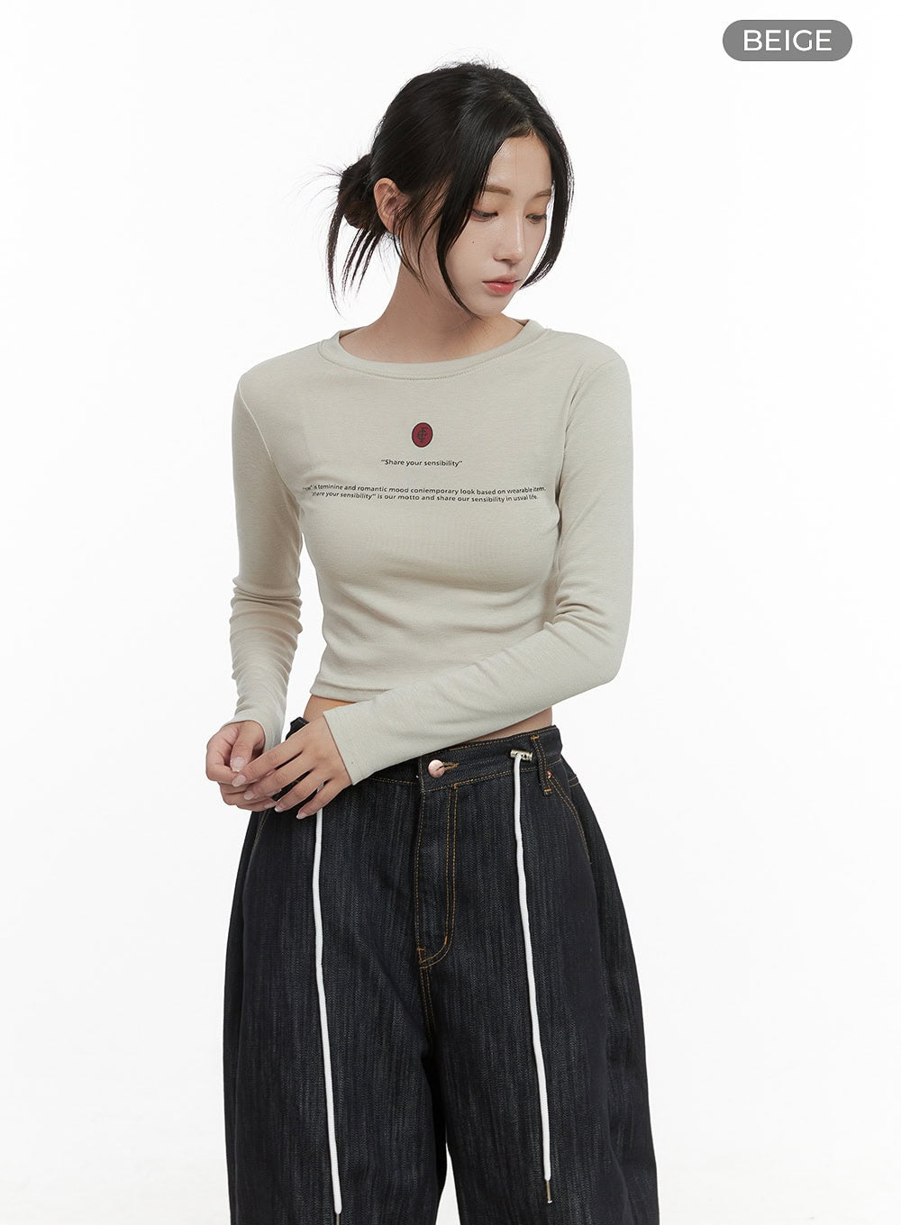 chic-letter-print-long-sleeve-crop-top-cs430 / Beige
