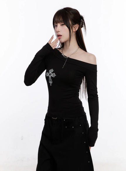 Off-Shoulder Graphic Long Sleeve Top CS530