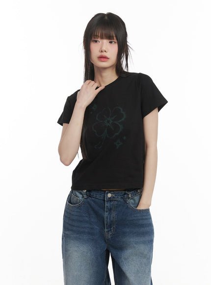 clover-graphic-crop-top-cf518 / Black