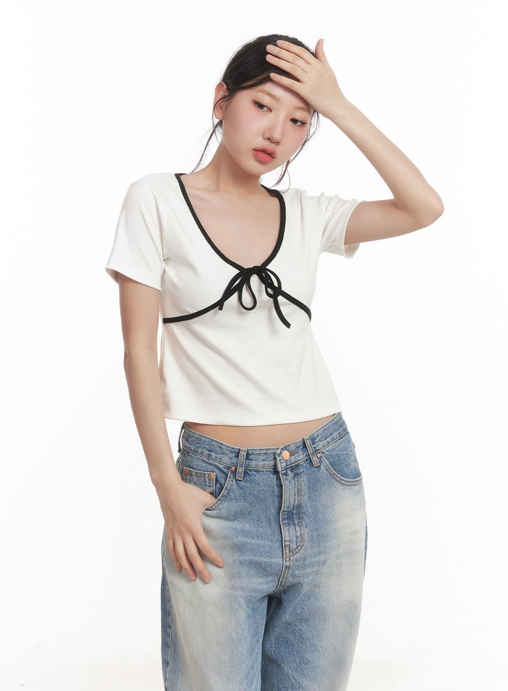 ribbon-v-neck-crop-top-ca530 / Black