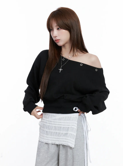 off-shoulder-eyelet-sweatshirt-cg529 / Black