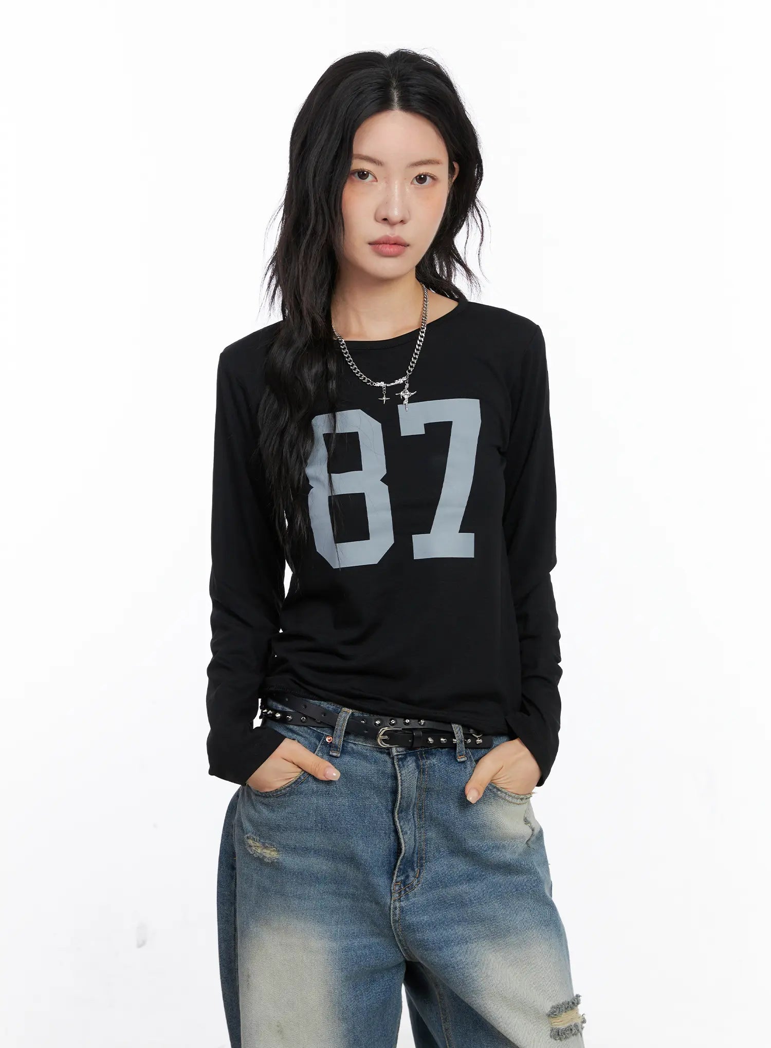 graphic-numbered-print-long-sleeve-top-co508 / Black