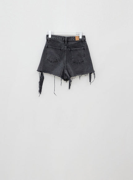 Double Buttoned Distressed Black Shorts IJ23