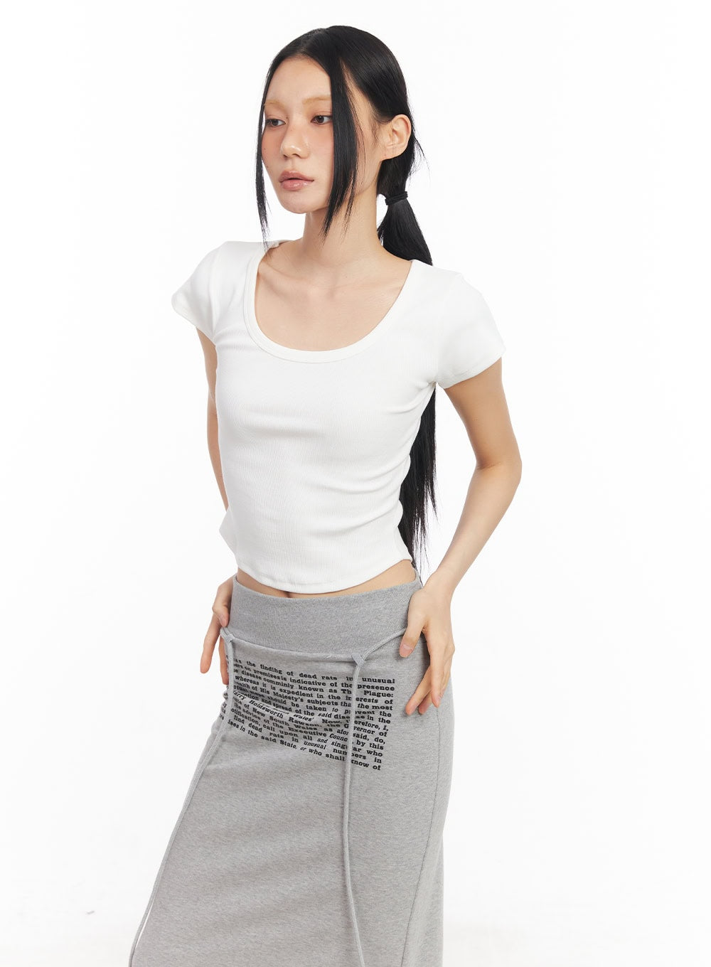 essential-u-neck-crop-tee-cy528 / White