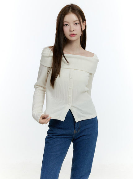 cozy-buttoned-ribbed-sweater-cf504 / Light beige